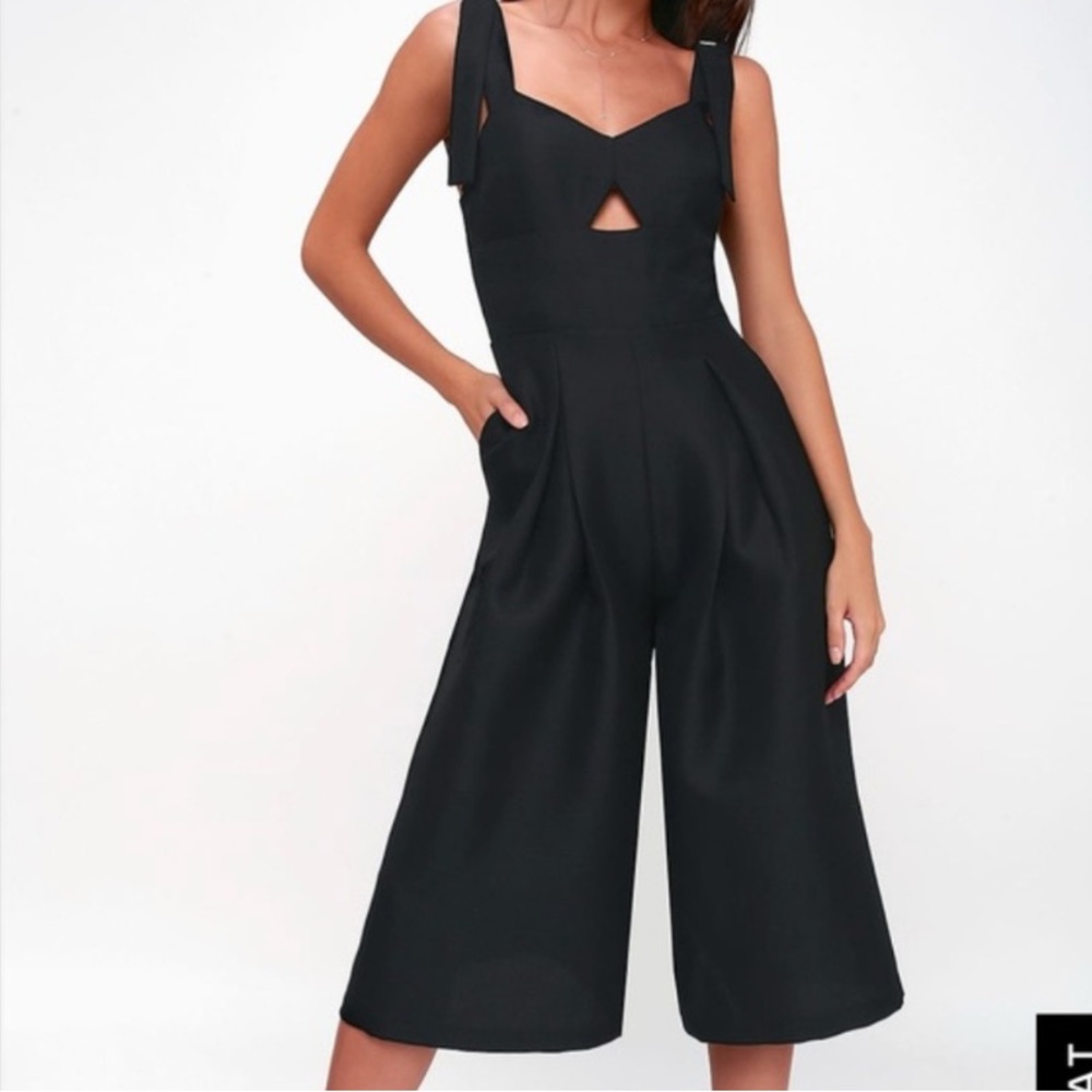 Lulu's Black Wide-Leg Tie-Strap Jumpsuit